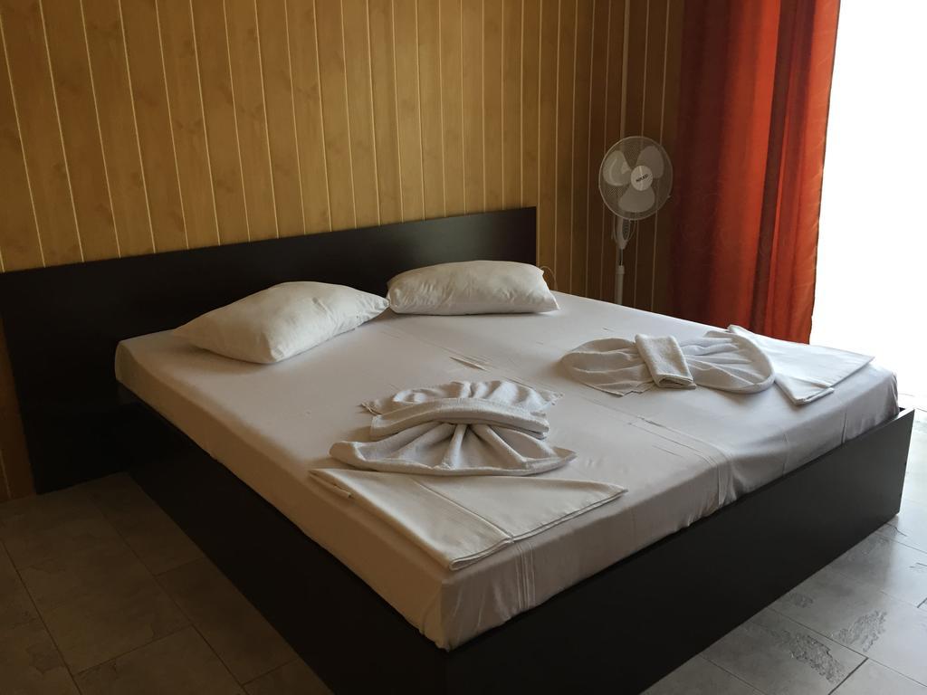 Vila Nusa Hotel Eforie Nord Buitenkant foto