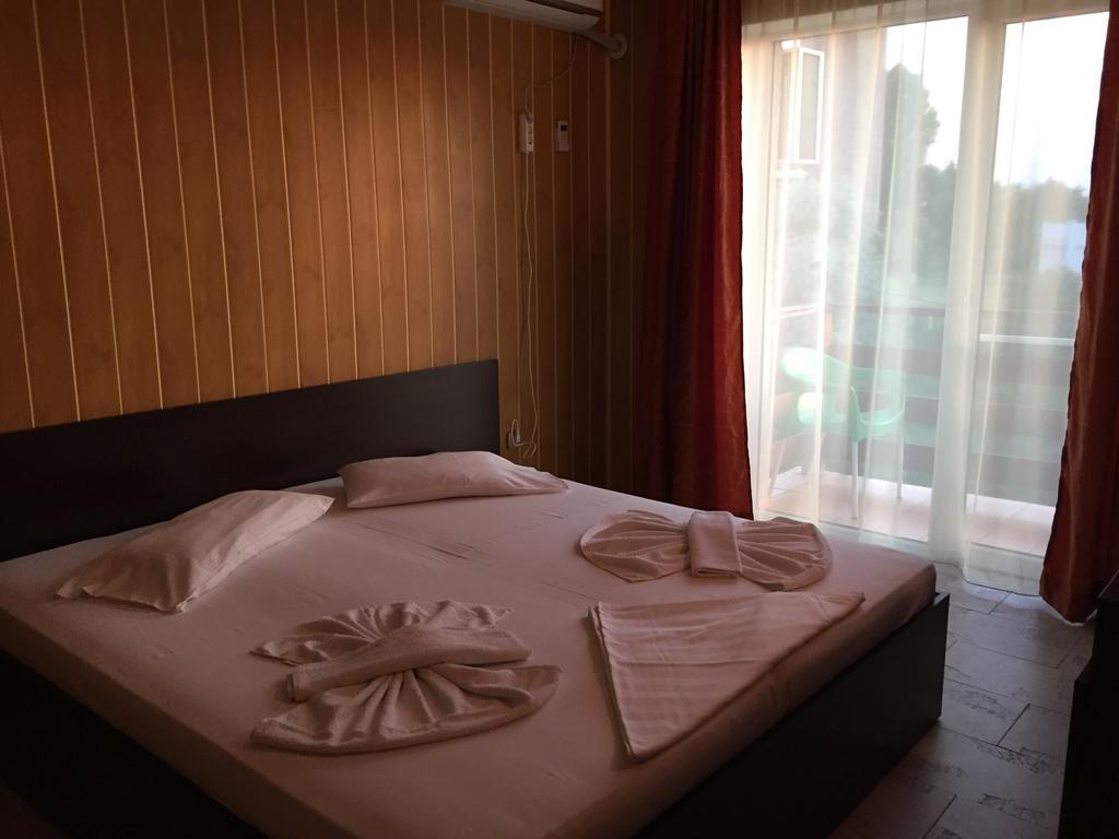Vila Nusa Hotel Eforie Nord Buitenkant foto