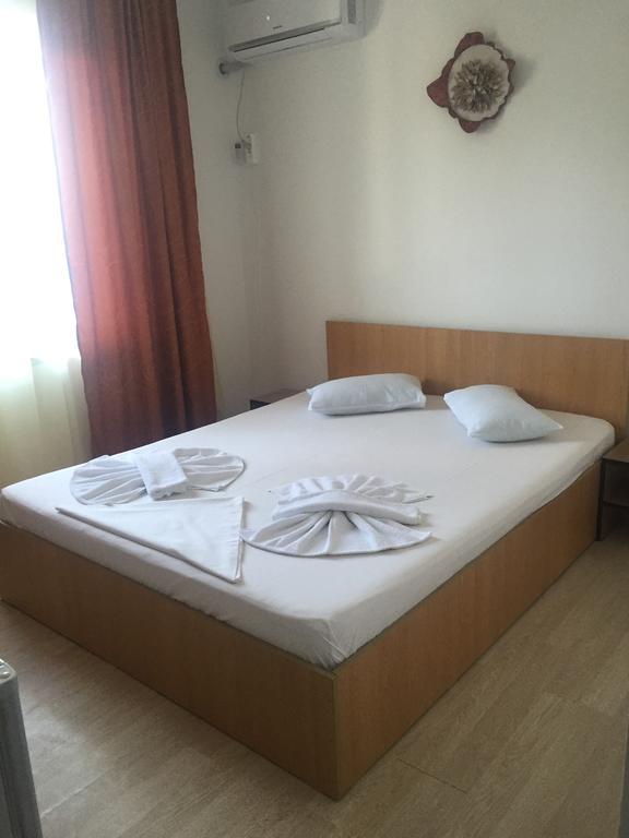 Vila Nusa Hotel Eforie Nord Buitenkant foto