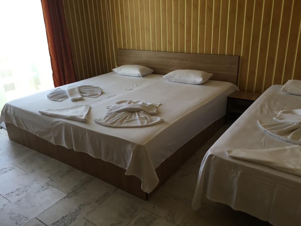 Vila Nusa Hotel Eforie Nord Buitenkant foto