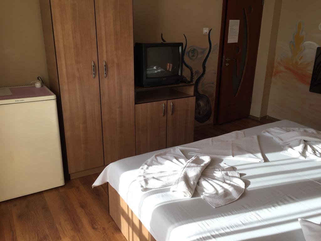 Vila Nusa Hotel Eforie Nord Buitenkant foto